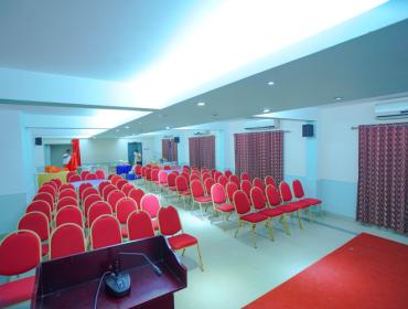 Super Room at Hamara Hotel: A Blend of Comfort and Luxury